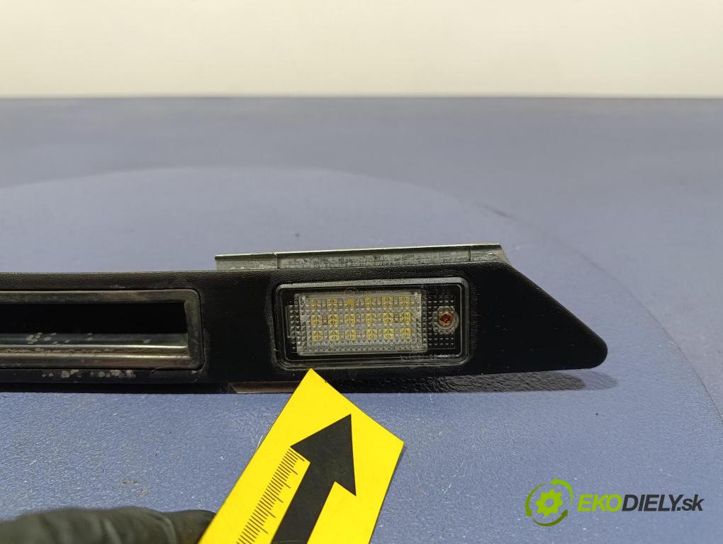 Audi A4 2003 zaslepka: zad 8E0827574C