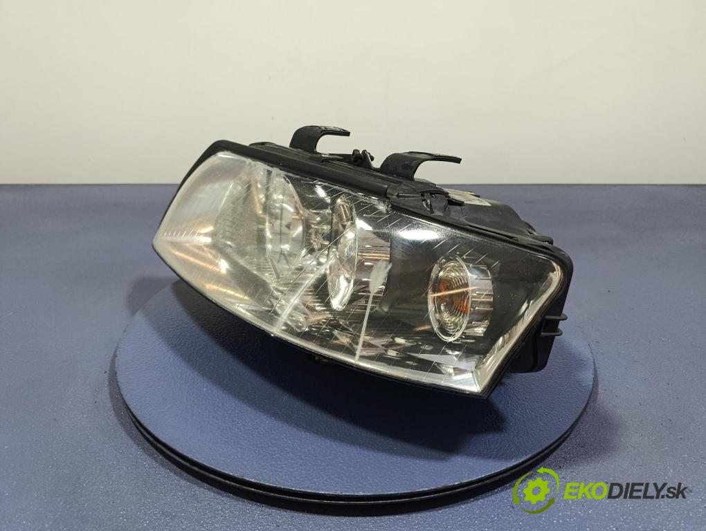 Audi A4 2003 Reflektor: Vľavo: 8E0941003F
