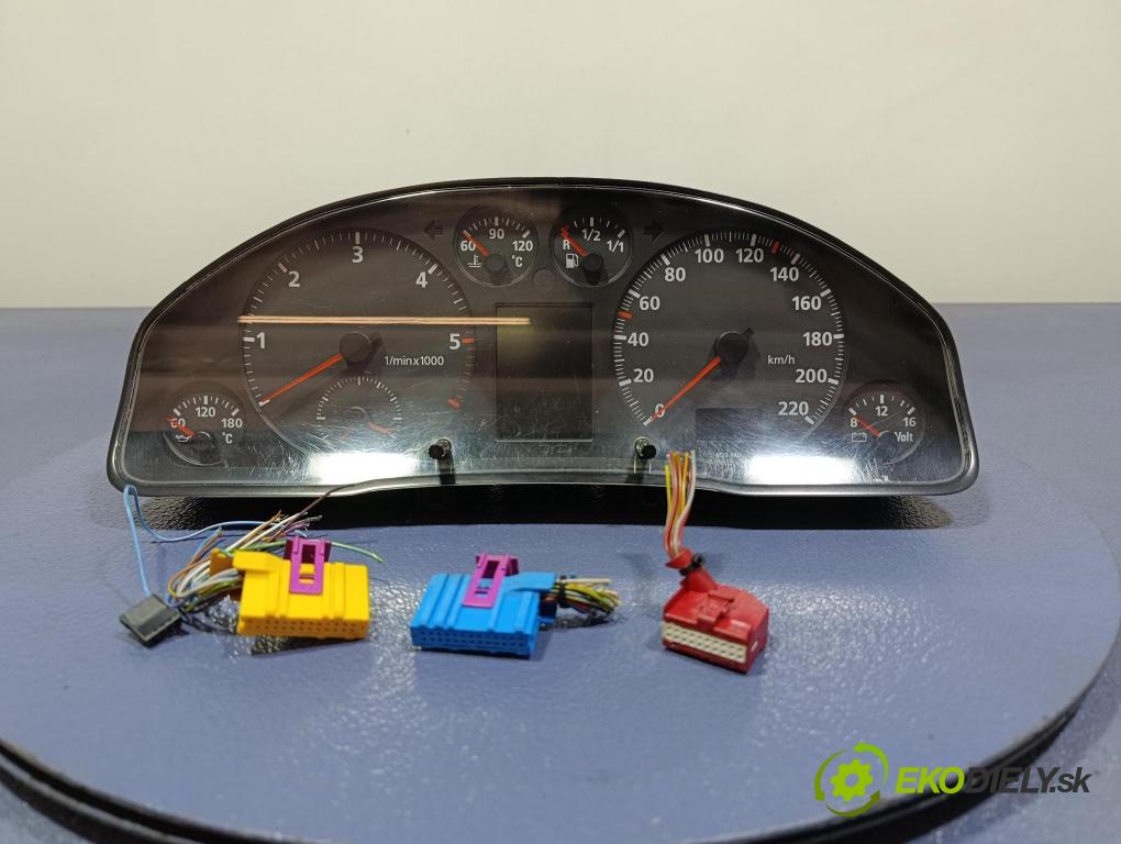 Audi A4 1995 prístrojovka/ budíky 8D0919033B