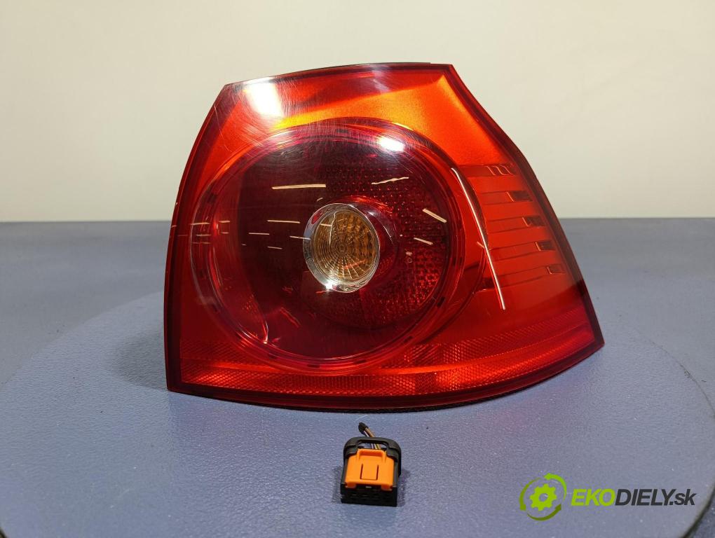 Vw Golf 2004 svetlo / reflektor zad Prava: Vonkajsia: 1K6945096J
