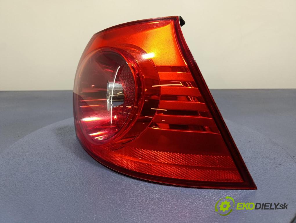 Vw Golf 2004 svetlo / reflektor zad Prava: Vonkajsia: 1K6945096J