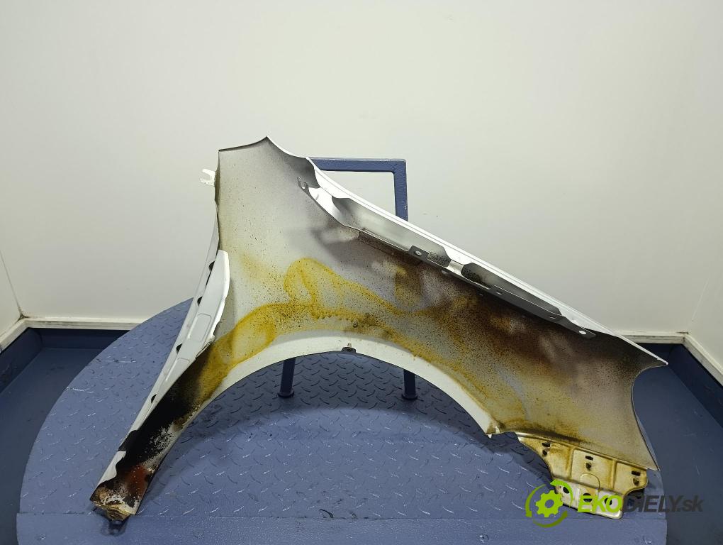 Vw Golf 2004 blatník Predné Vľavo: