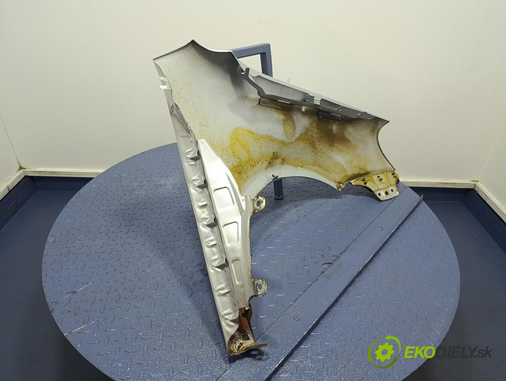 Vw Golf 2004 blatník Predné Vľavo: