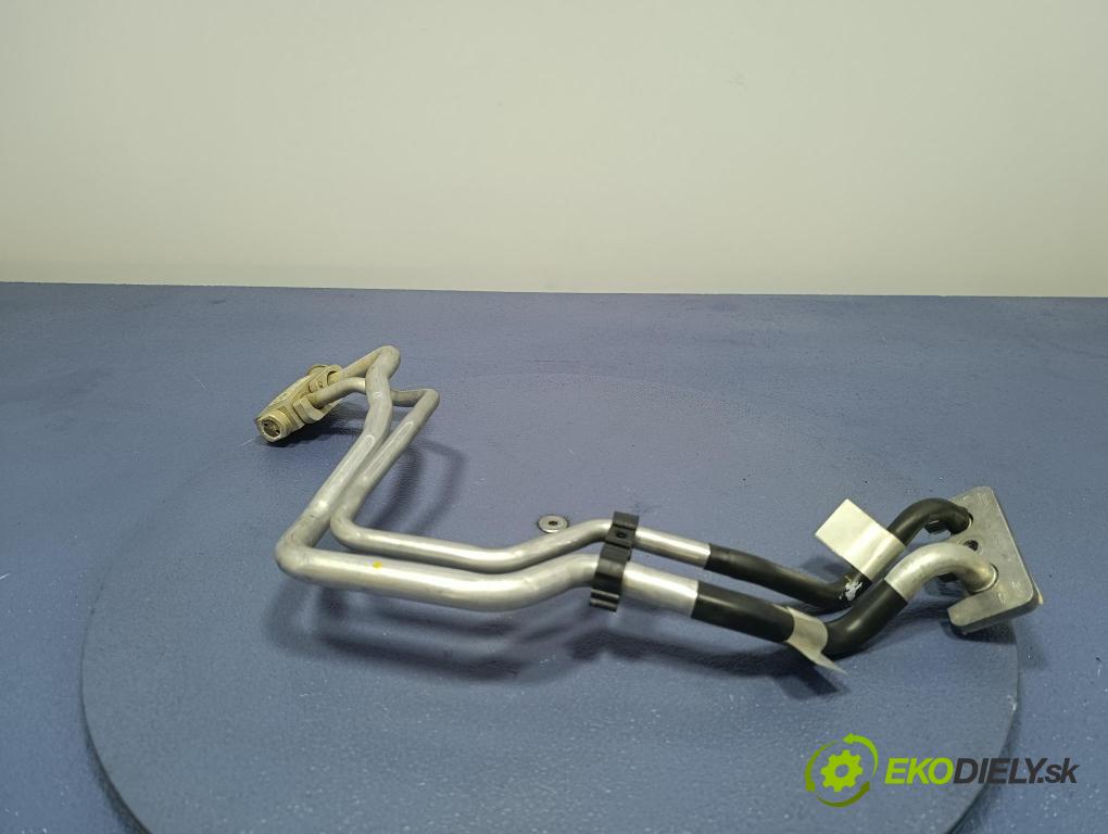 Audi A8 2019 rúrka Chladič: 4M0816181