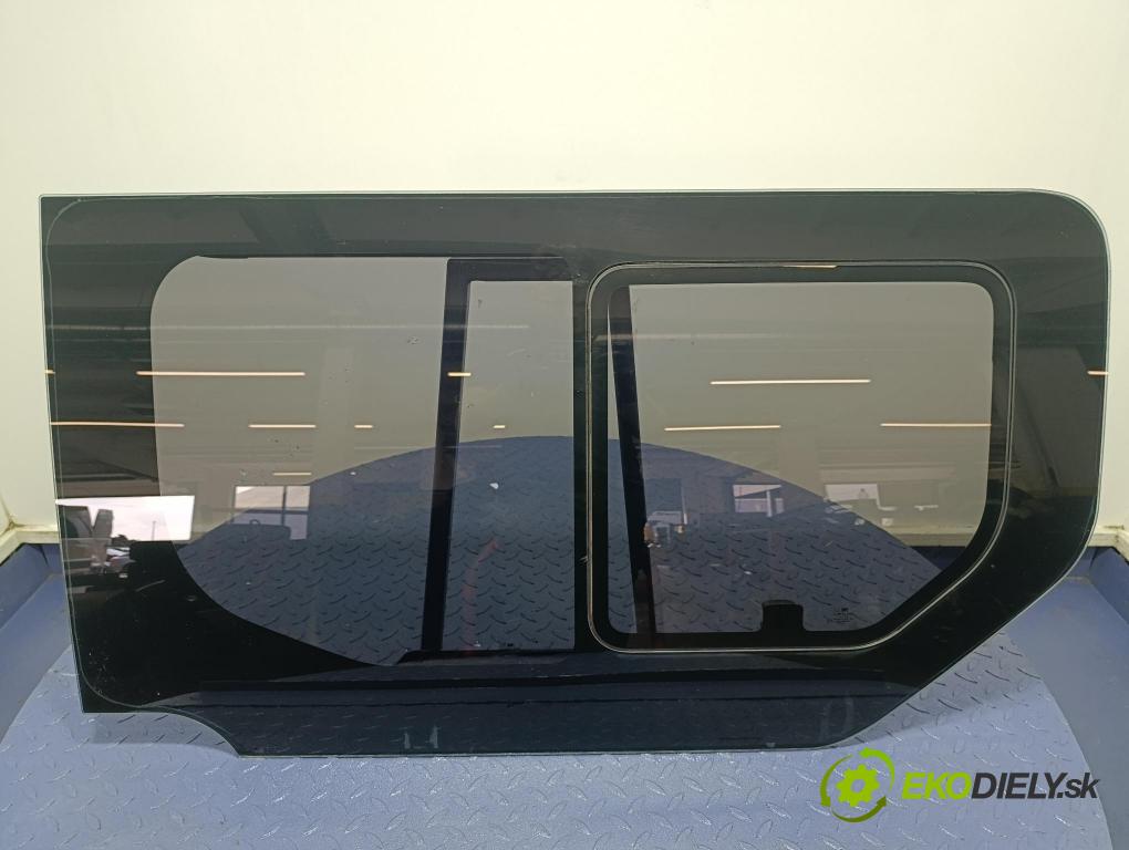 Opel Vivaro 2006 sklo dvere zad Prava: