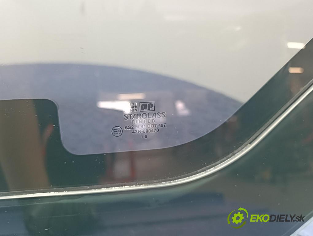 Opel Vivaro 2006 sklo dvere zad Prava: