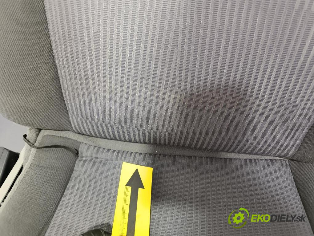 Opel Vivaro 2006 Sedačka zadný