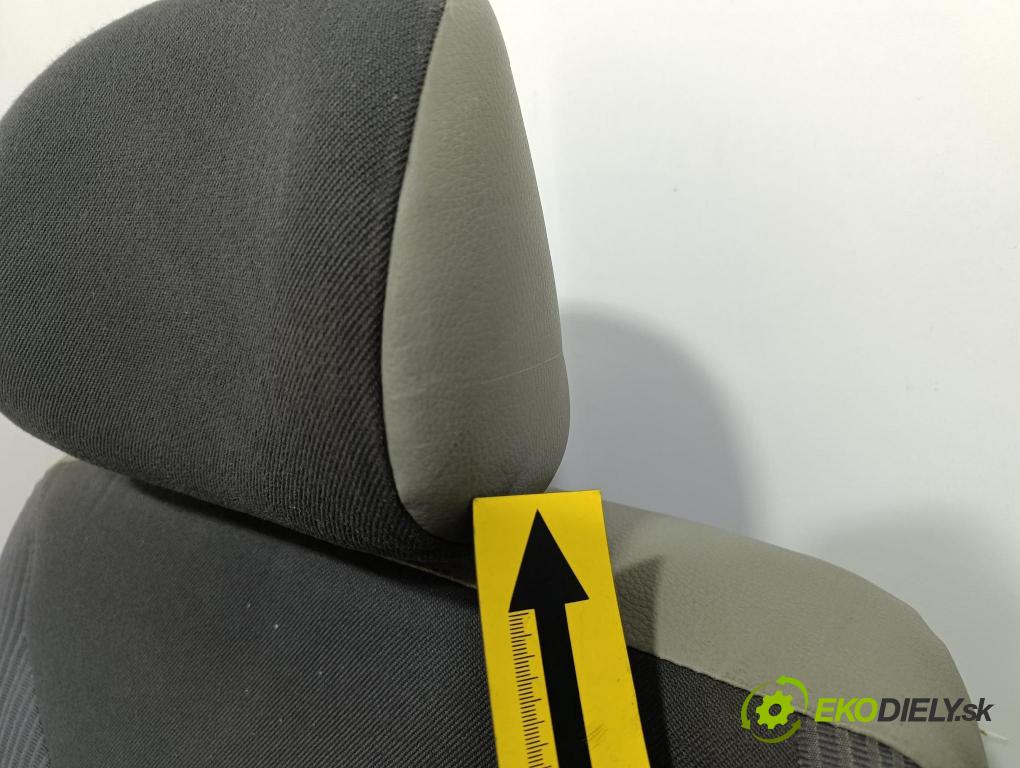 Opel Vivaro 2006 Sedačka zadný 