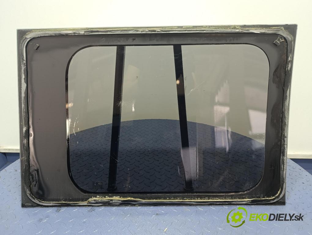 Opel Vivaro 2006 sklo Karoséria: zad