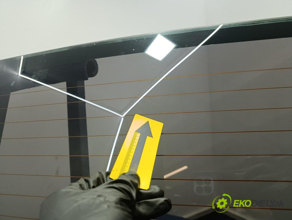Opel Vivaro 2006 sklo zadna