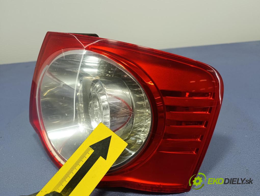 Vw Jetta 2006 svetlo / reflektor zad Prava: Vonkajsia: 1K5945096G
