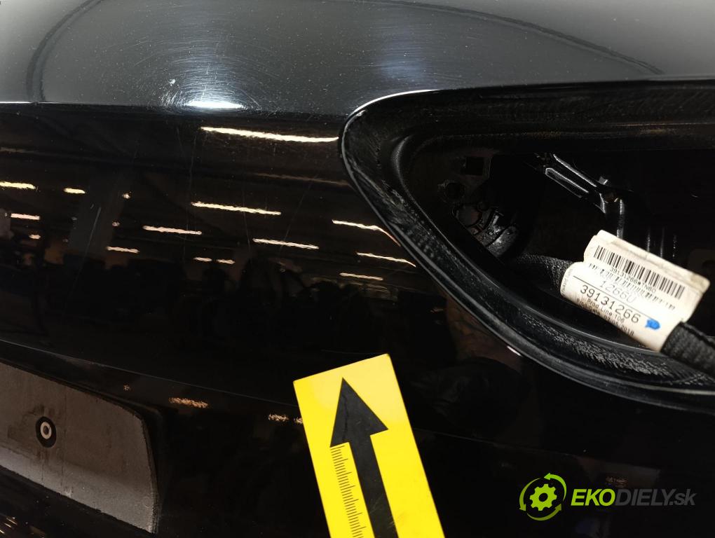 Opel Insignia 2018 zadna dveře kufra: kufra: