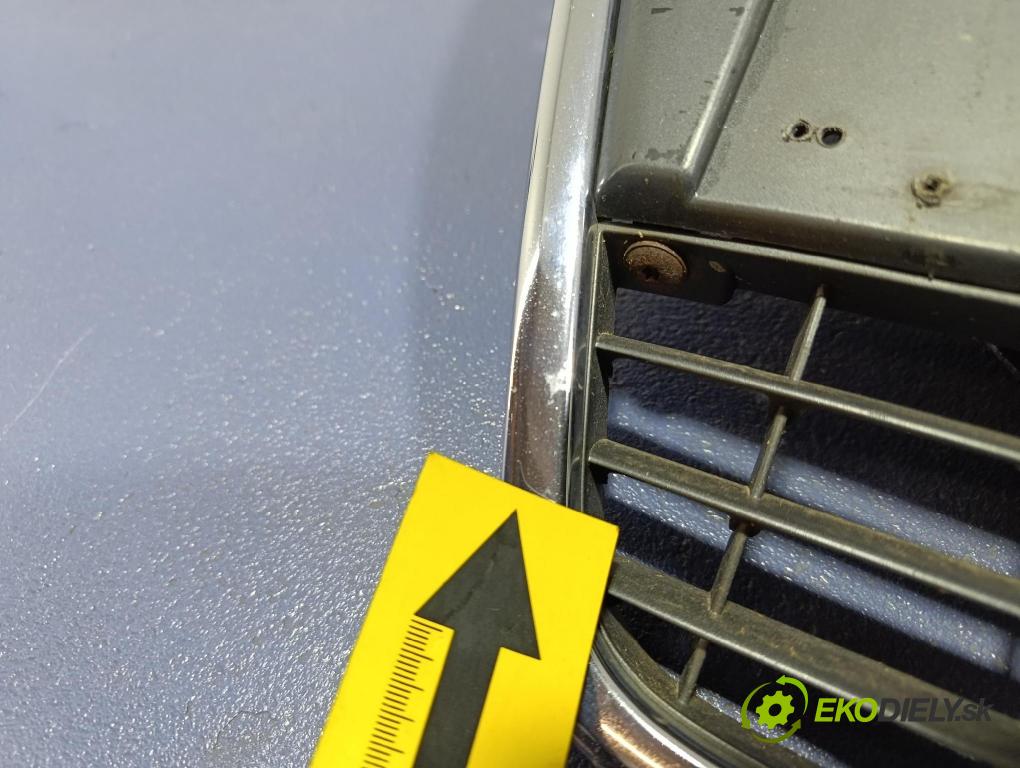 Audi A6 2007 miežka / Gril: 4F0853651