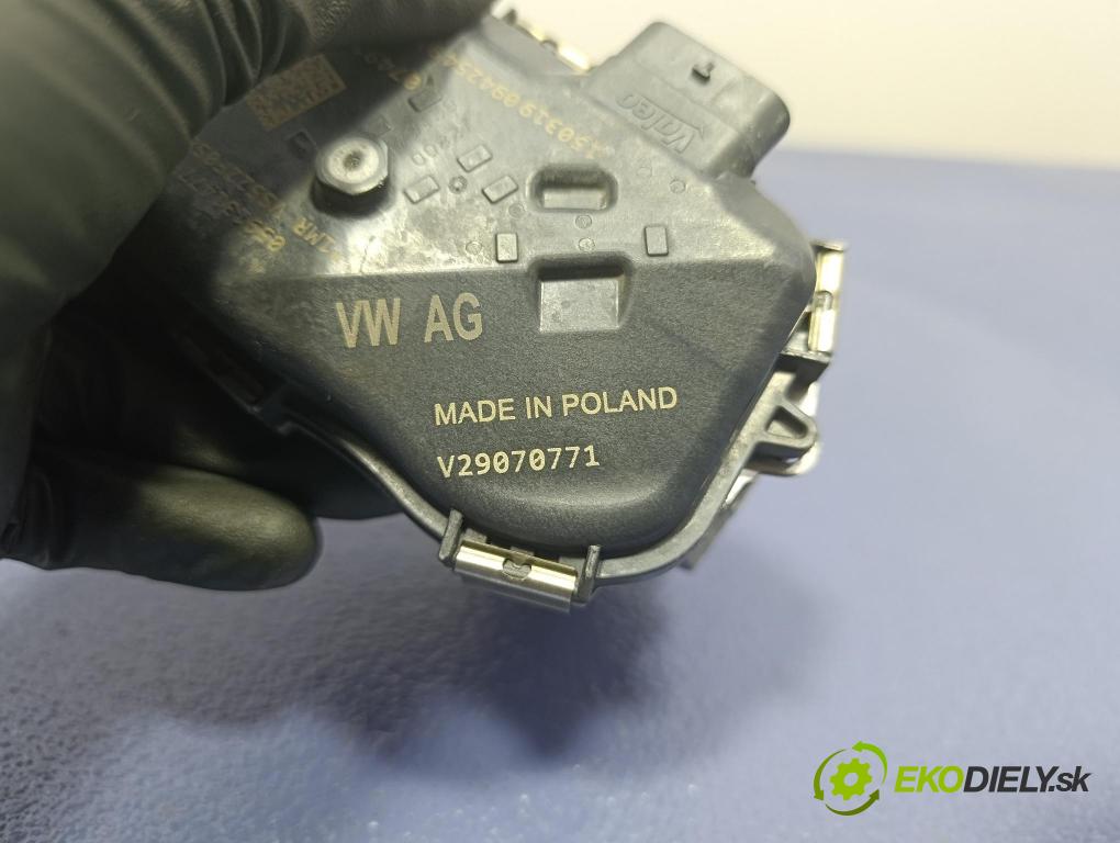Audi A8 2019 klapka 059131477H