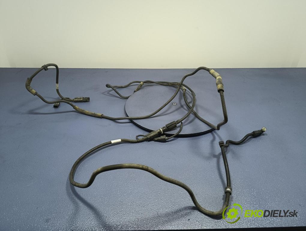 Audi A8 2019 rúrka paliva 4N0131960B