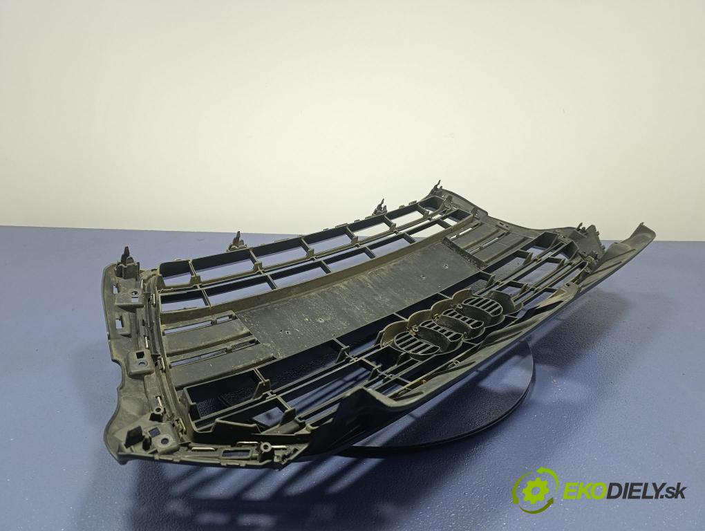 Audi A3 0 miežka / Gril: 8V3853651AA