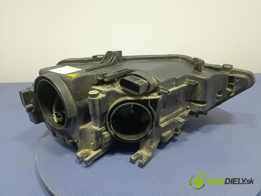 Audi A4 0 Reflektor: Vľavo: 8K0941005C