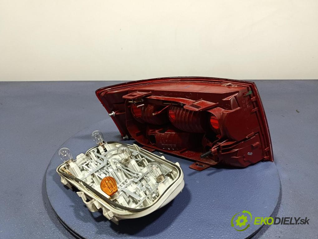 Audi A6 2007 svetlo / reflektor zad Prava: Vonkajsia: 446-1903R