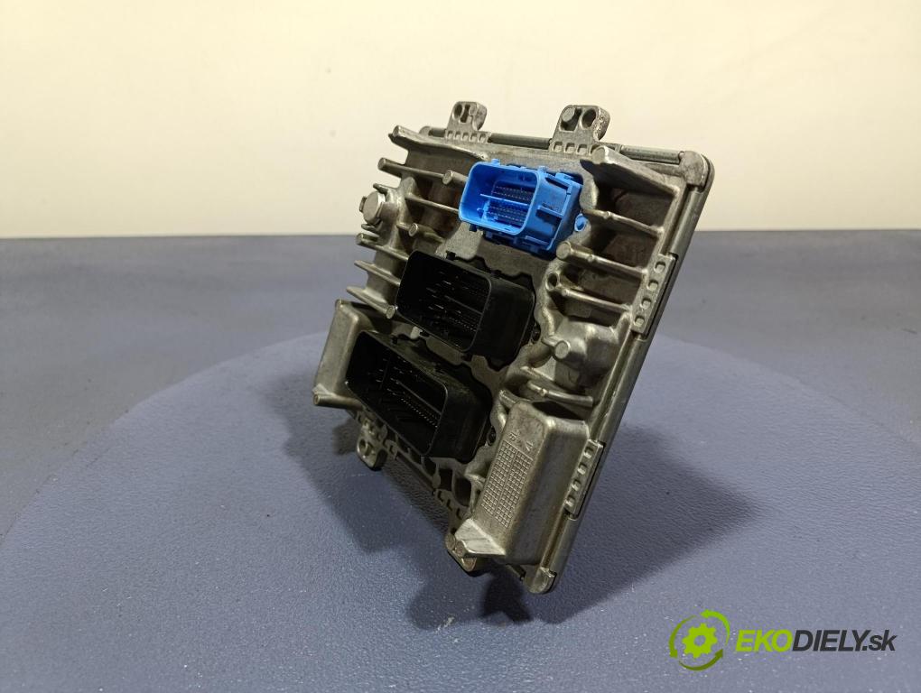 Opel Insignia 2018 riadiaca jednotka Motor: 55503335