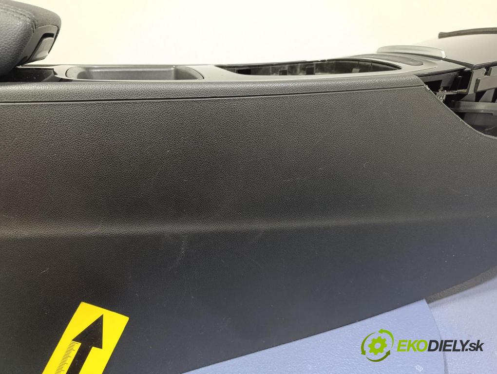 Opel Insignia 2018 tunel Stredný: 551186240