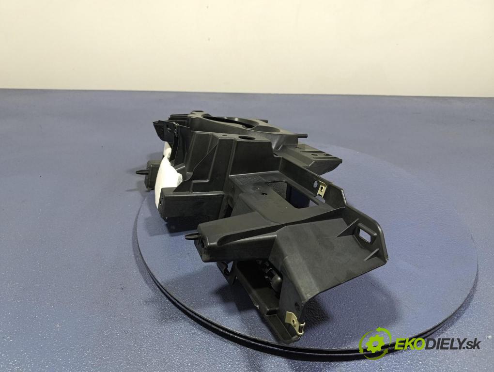 Bmw X4 2023 kryt Plast: Interiéry: 7427589
