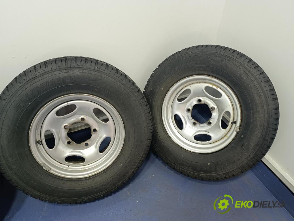 Geo Tracker 1993 Ráfky Ocel z Pneumatiky