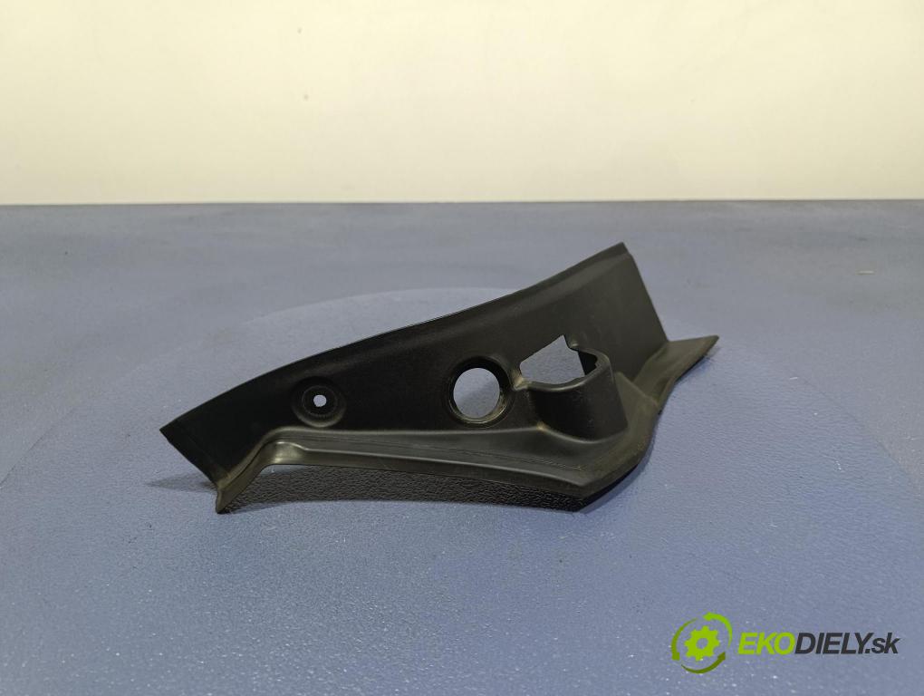 Bmw X4 2023 kryt Plast: Interiéry: 7424427