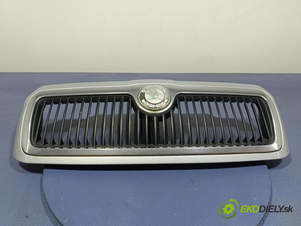 Skoda Octavia 2009 miežka / Gril: 1U0853651E