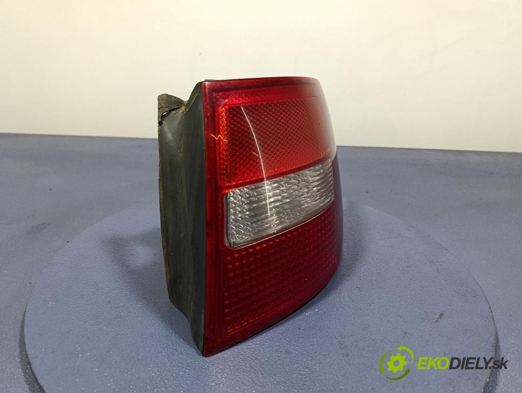Audi A6 1998 svetlo / reflektor zad Prava: Vonkajsia: