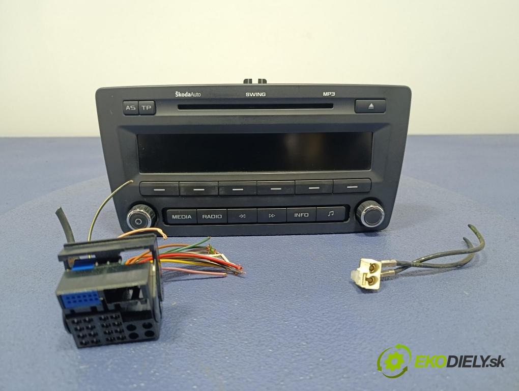 Skoda Octavia 2009 Radio I Navigácia: 1Z0035161F
