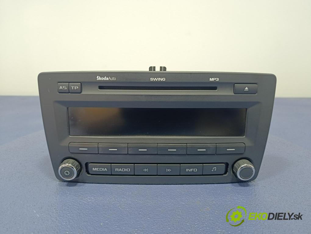 Skoda Octavia 2009 Radio I Navigácia: 1Z0035161F