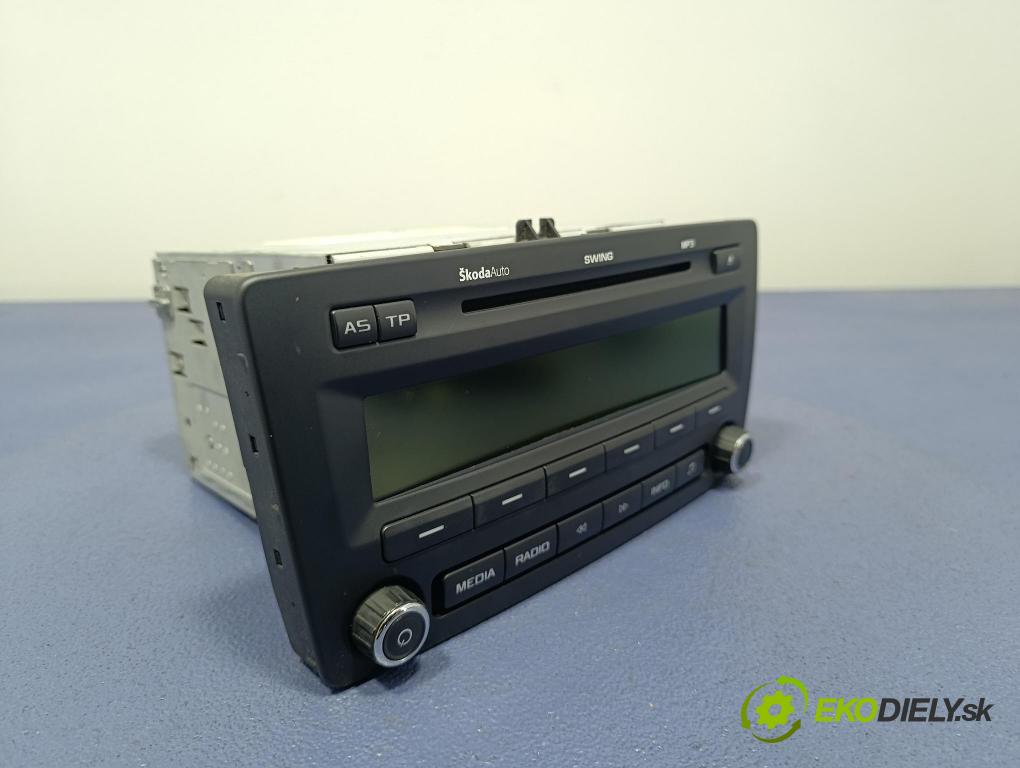 Skoda Octavia 2009 Radio I Navigácia: 1Z0035161F