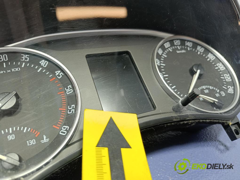 Skoda Octavia 2009 prístrojovka/ budíky 1Z0920843D