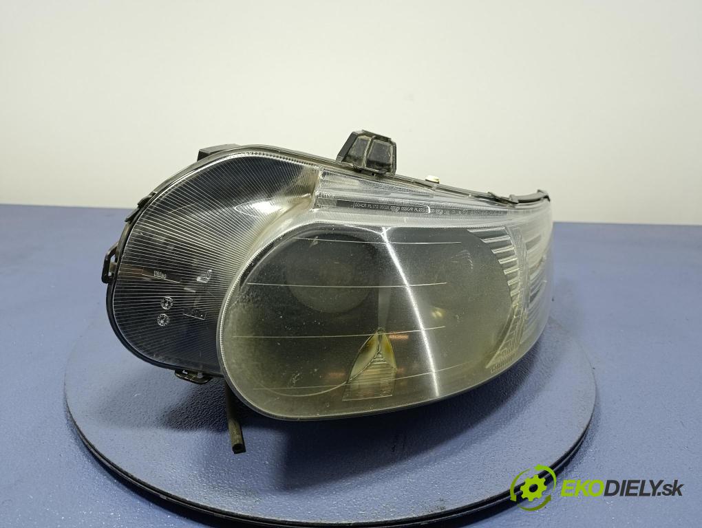 Saab 9-5 2007 Reflektor: Vľavo: