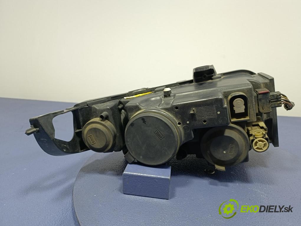 Saab 9-5 2007 Reflektor: Vľavo: