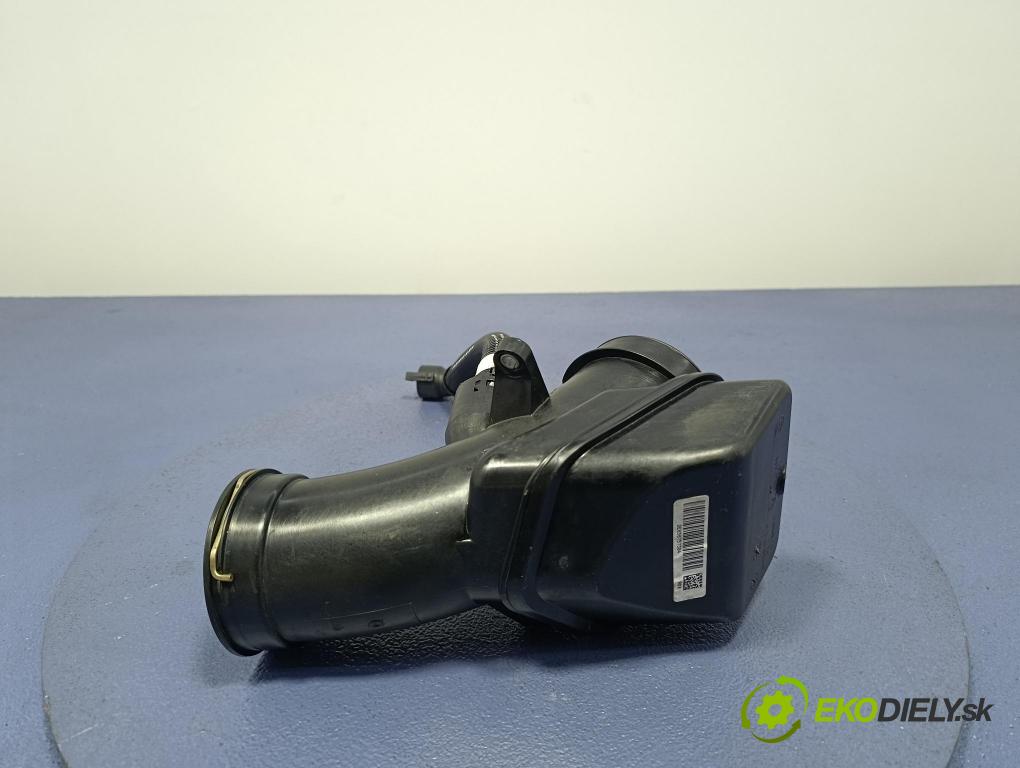 Bmw X4 2023 trubka Vzduch: 8587573
