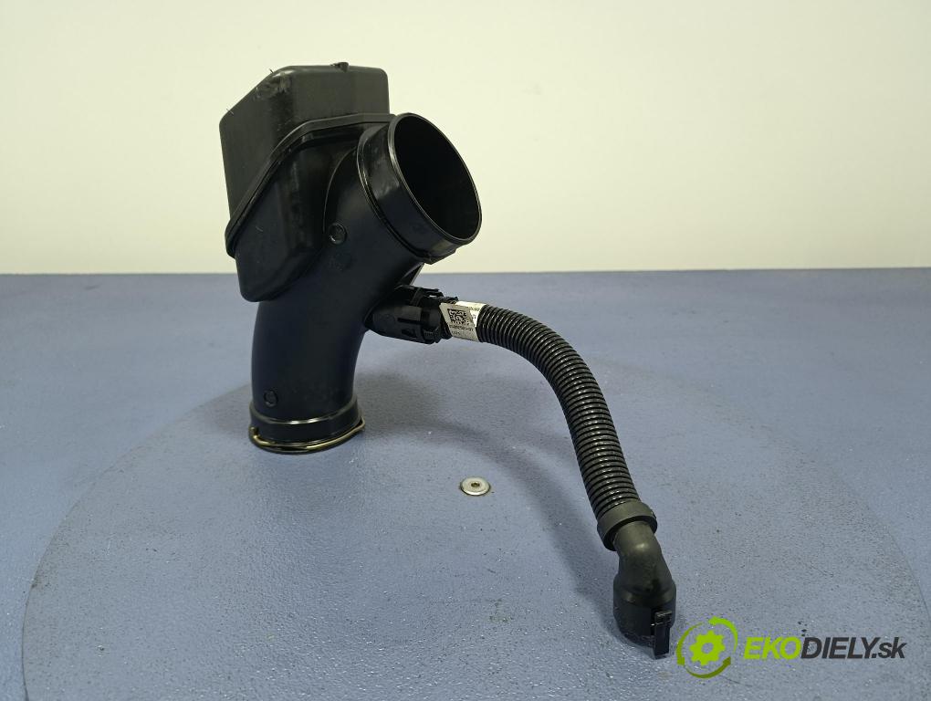Bmw X4 2023 trubka Vzduch: 8587573