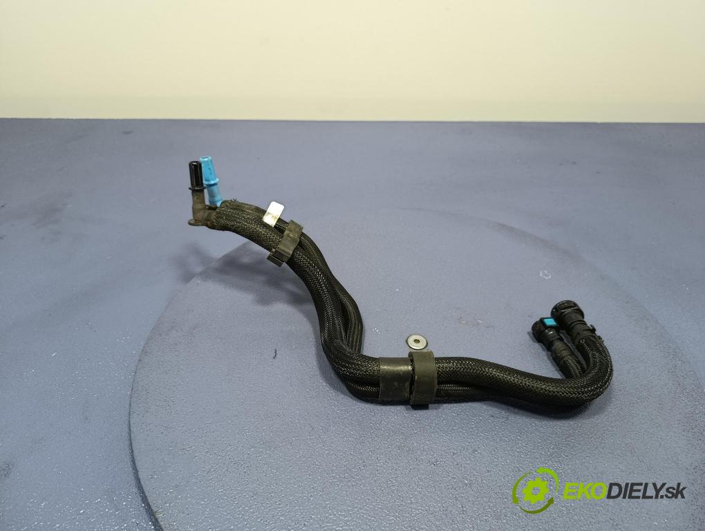 Bmw X4 2023 trubka Paliva: 8593312