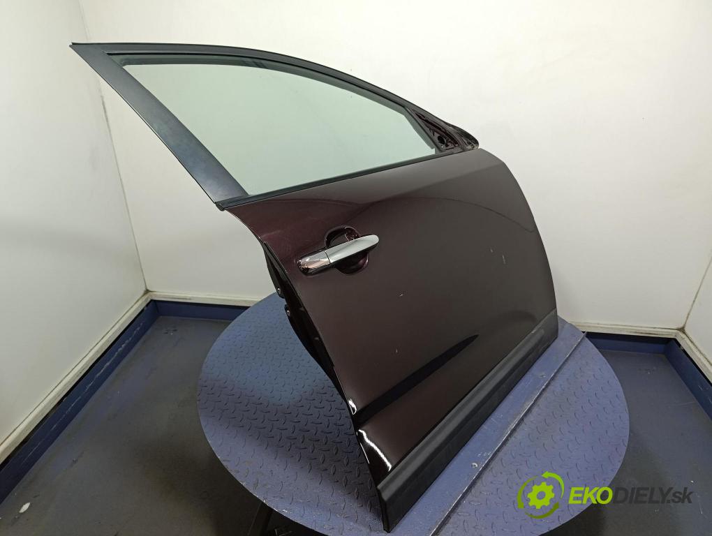 Kia Sorento 2013 dveře před prave
