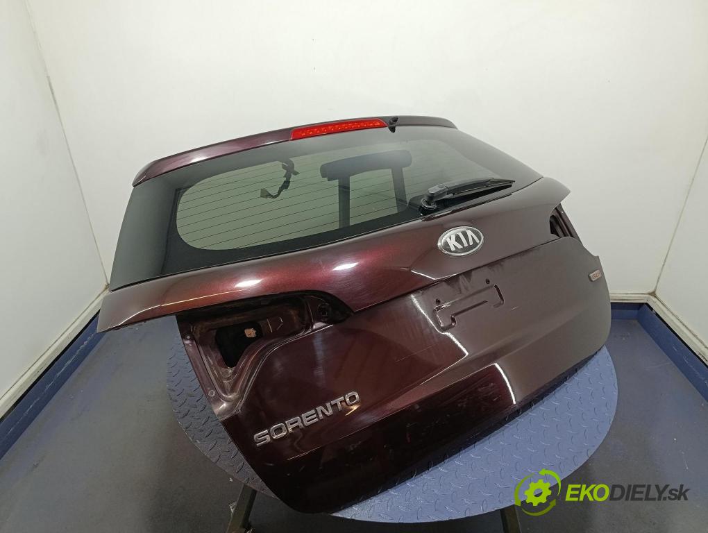 Kia Sorento 2013 zadní dveře kufra: kufr