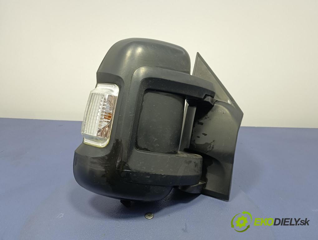Peugeot Boxer 2006 zpětné zrcátko prave
