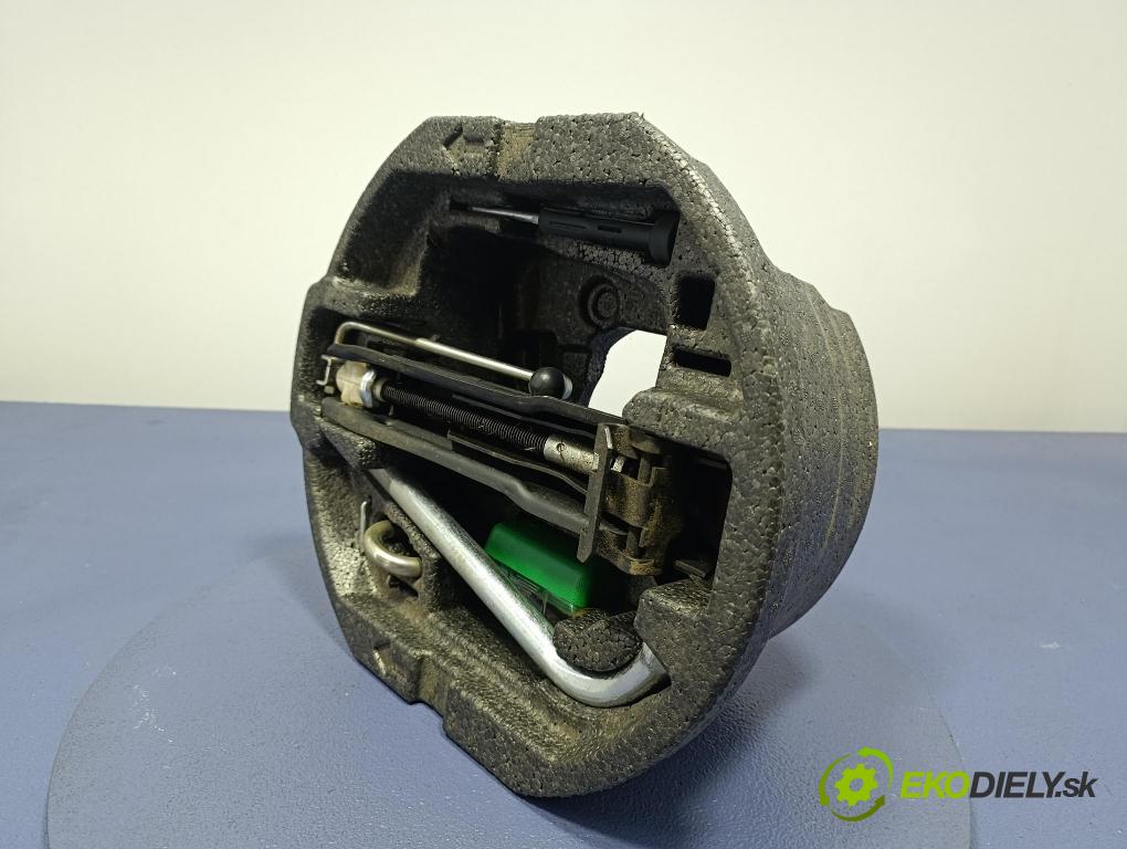 Skoda Praktik 2008 koš kola: Náhradní 5J7012115