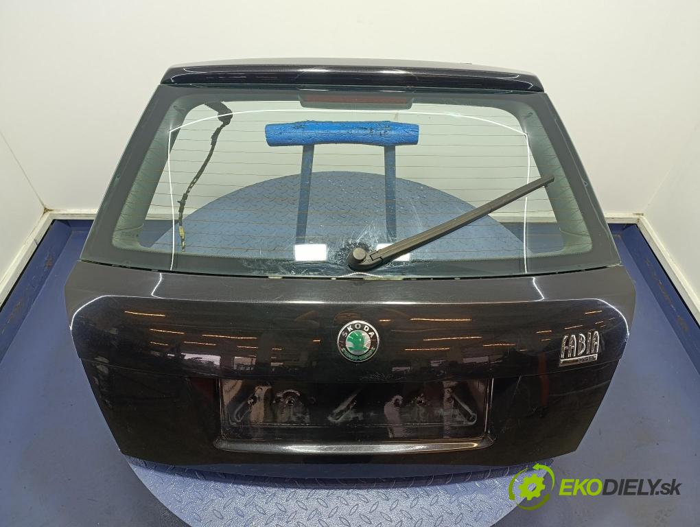 Skoda Fabia 2007 zadní dveře kufra: kufr