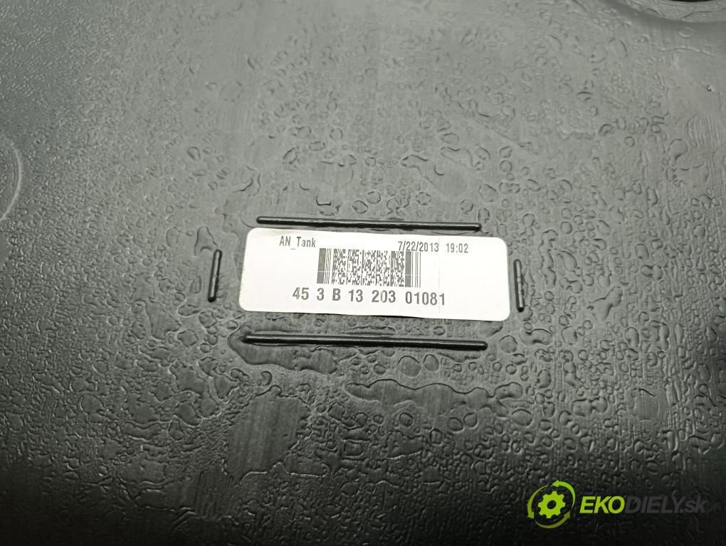 Kia Sorento 2013 Nádrž: Paliva: 31151-4Z000