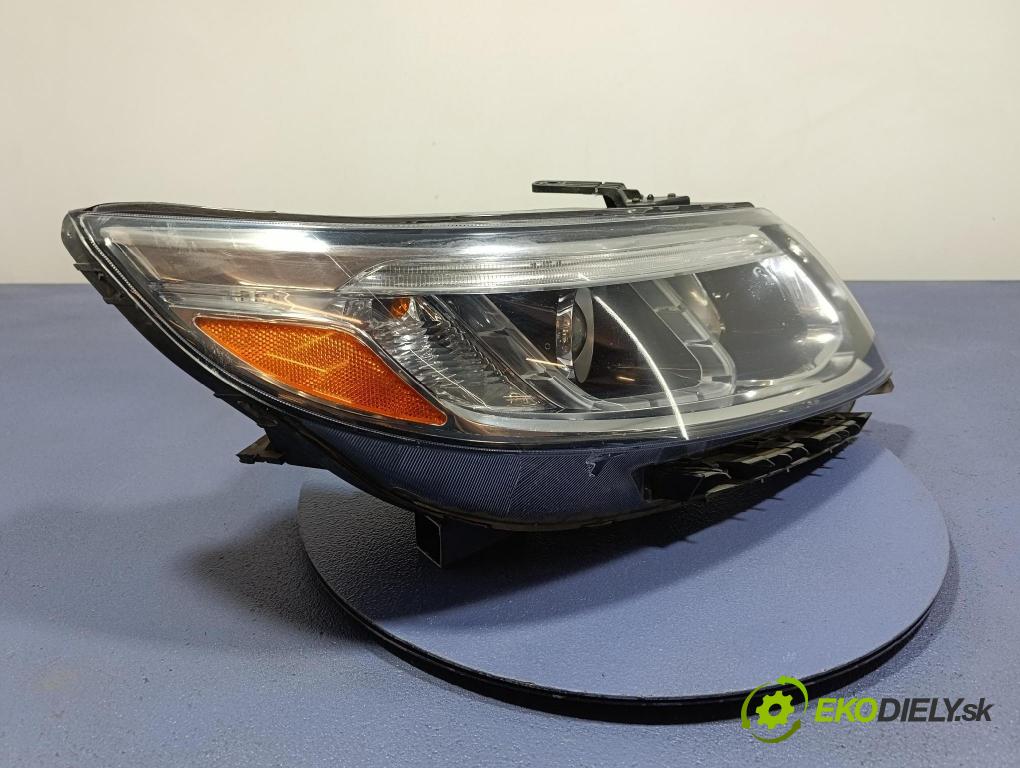 Kia Sorento 2013 světlo v pravo: 92102-1U500