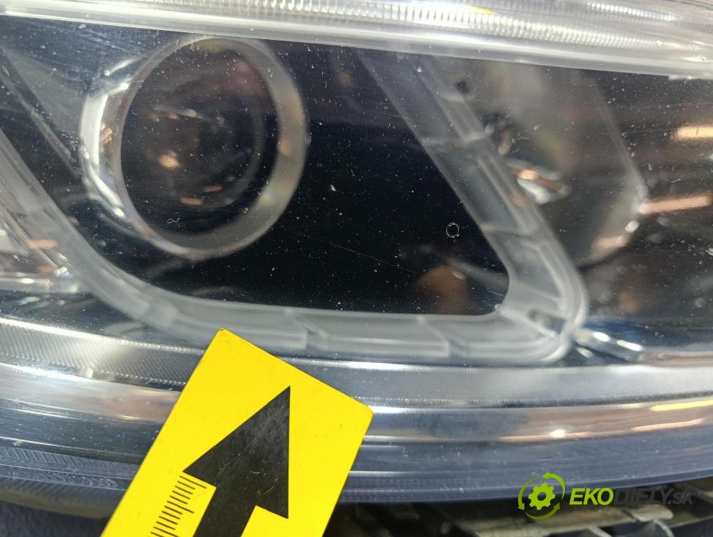 Kia Sorento 2013 světlo v pravo: 92102-1U500
