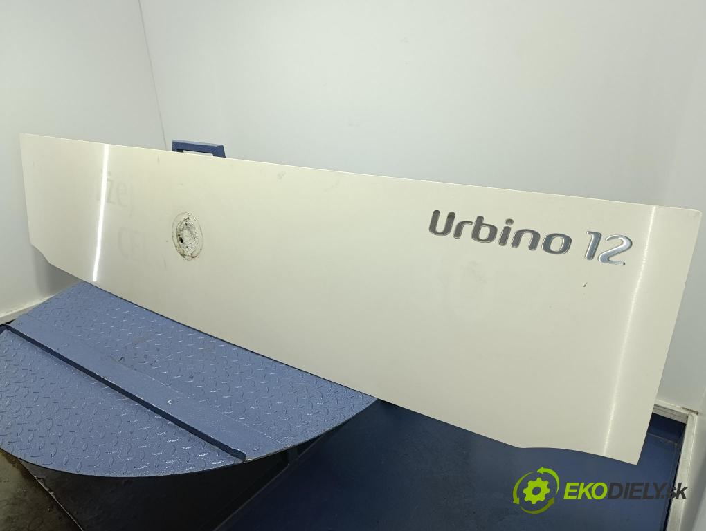 Solaris Urbino 12 2010 zadní dveře kufra: kufr