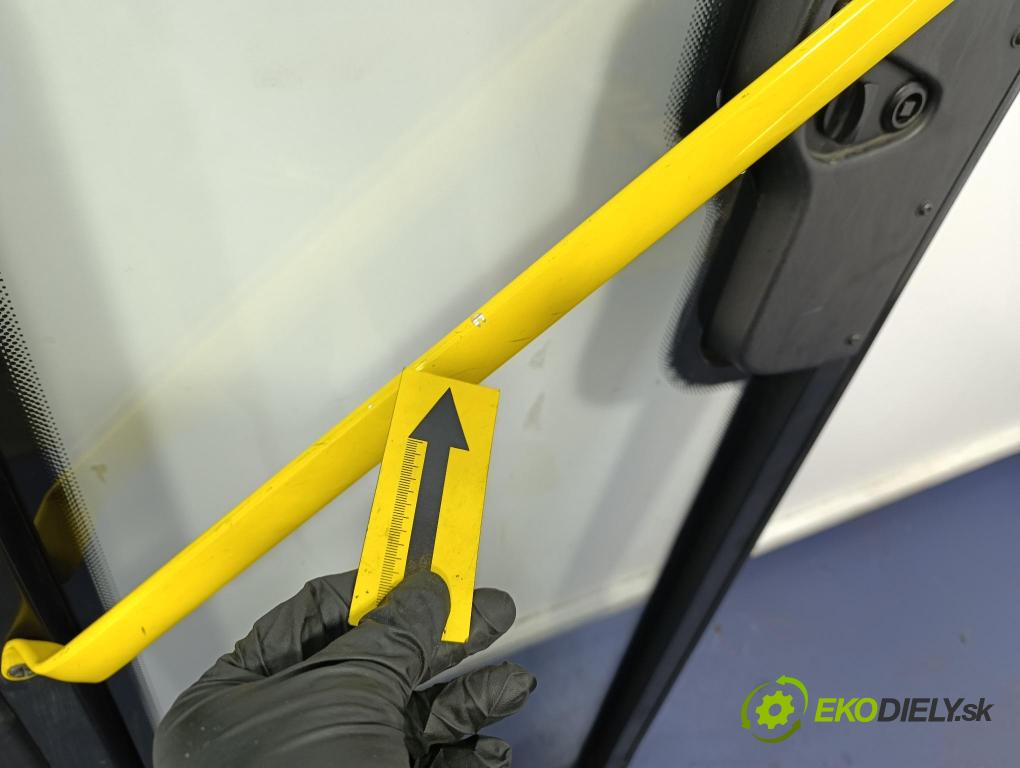 Solaris Urbino 12 2010 dveře před prave