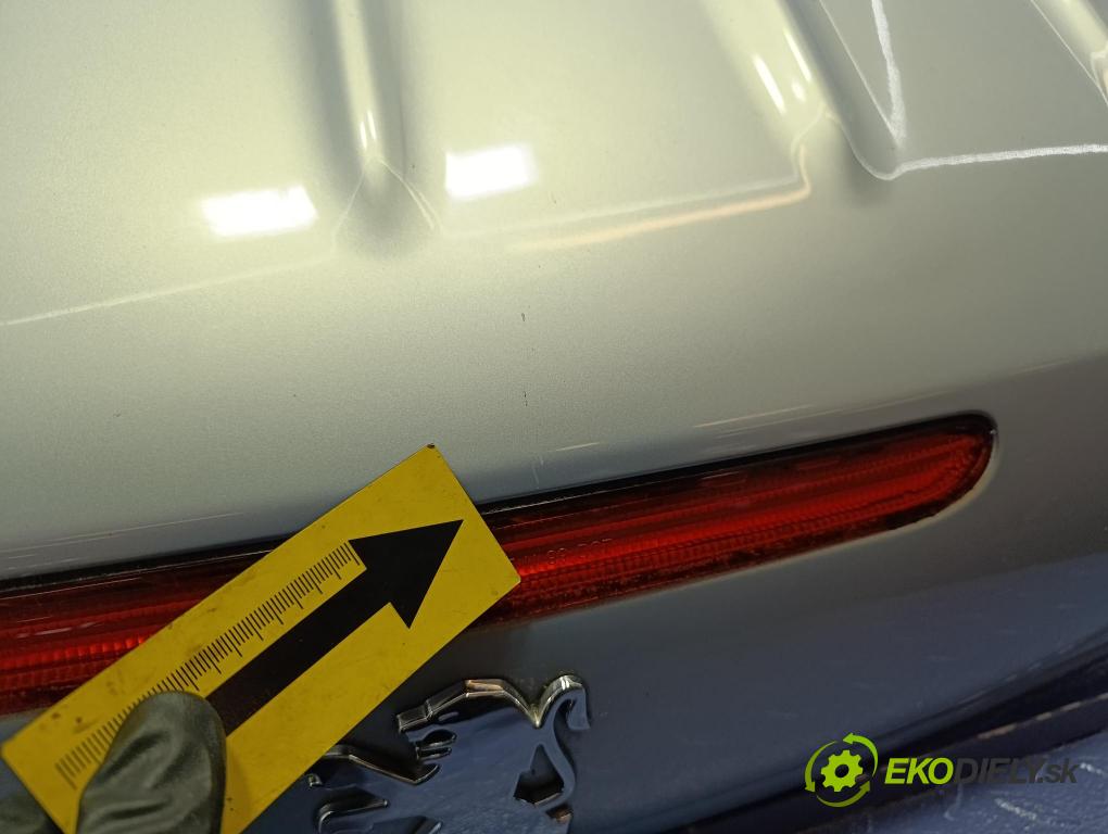 Peugeot 206 2003 zadní dveře kufra: kufr