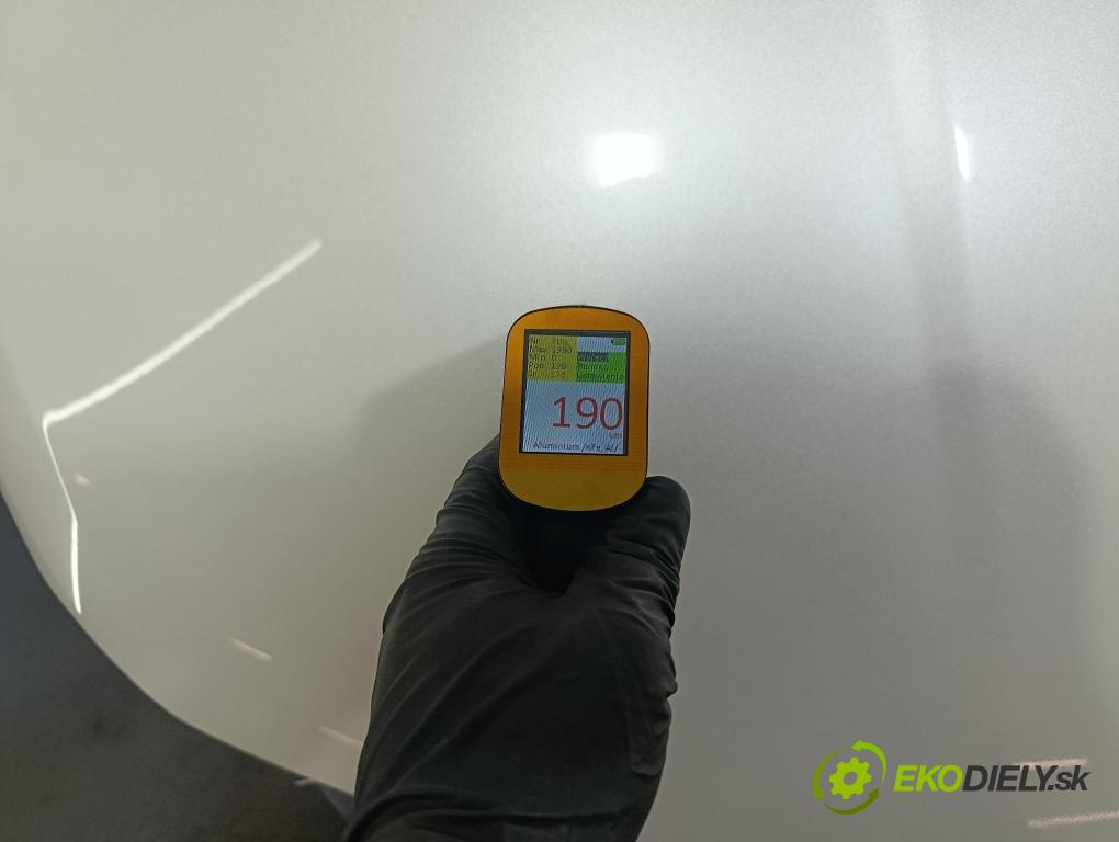 Peugeot 3008 2013 kapota přední: